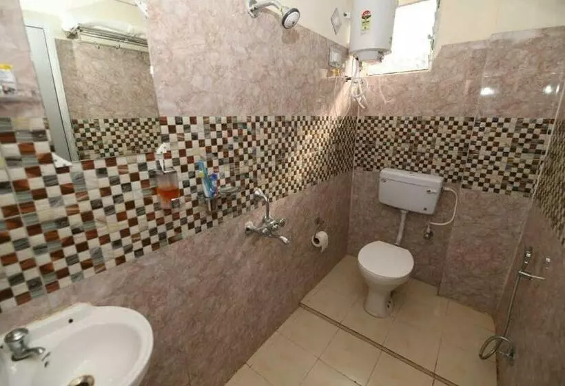 Hotelli Oyo 82701 Buddha Nivasa Residences Elite