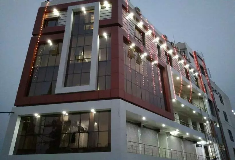 ホテル Vinayak Palace, Hoshangabad