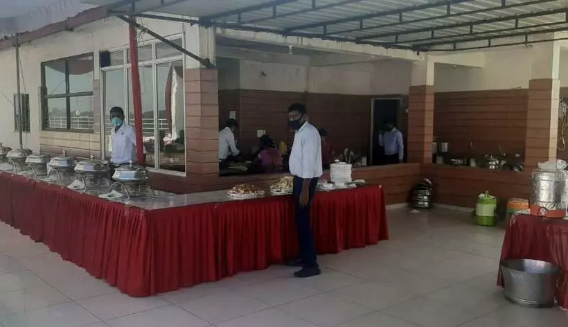 ホテル Vinayak Palace, Hoshangabad