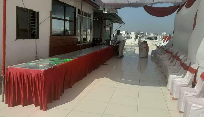 ホテル Vinayak Palace, Hoshangabad