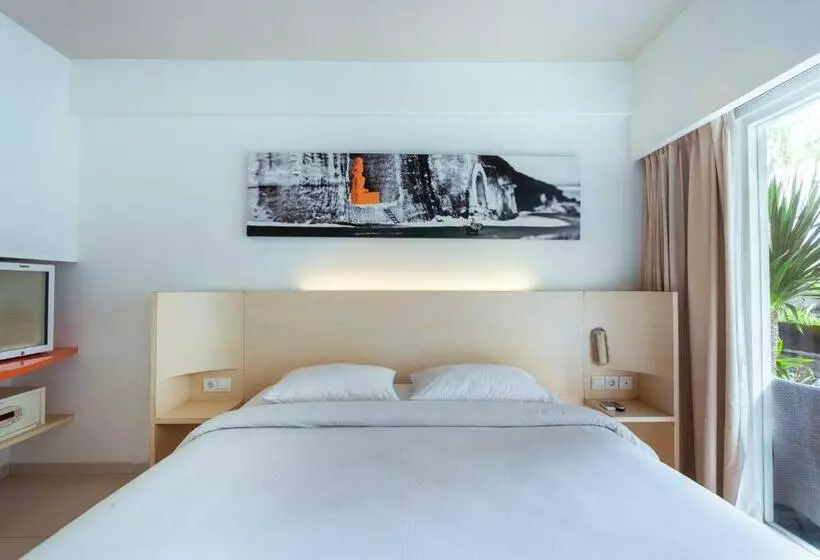 Oyo 90625 Jimbaran Condotel