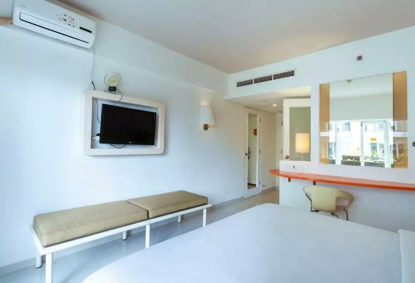 Oyo 90625 Jimbaran Condotel