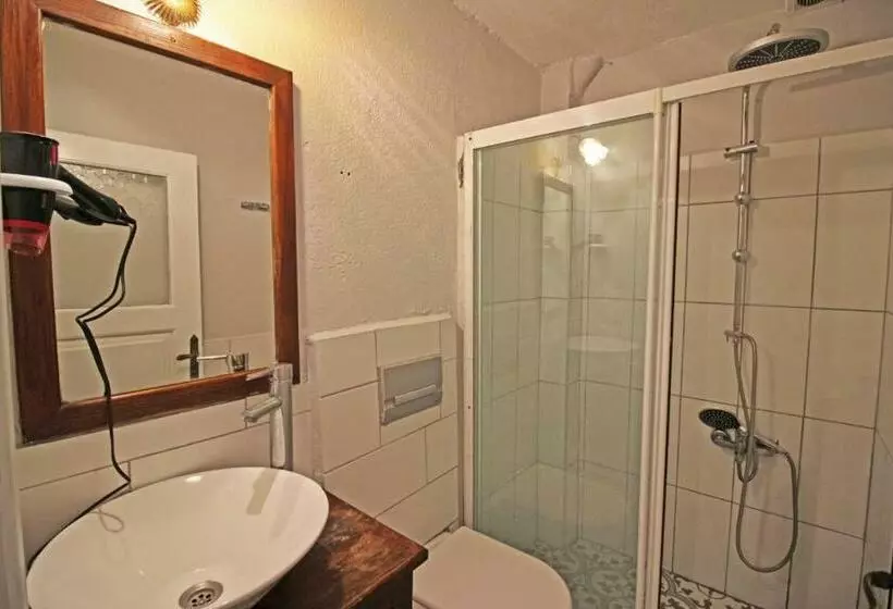 پانسیون Eflatun Konuk Evi
