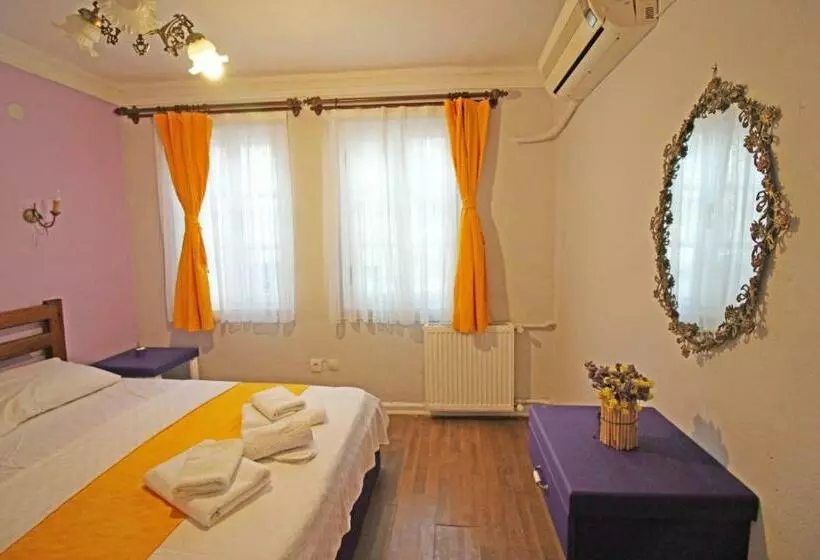 پانسیون Eflatun Konuk Evi