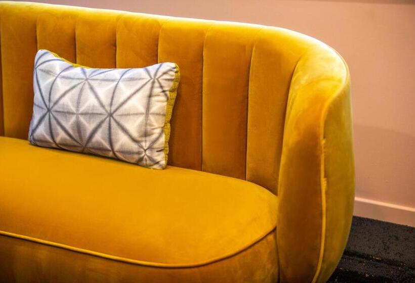 Royal Hotel By Nightcap Social