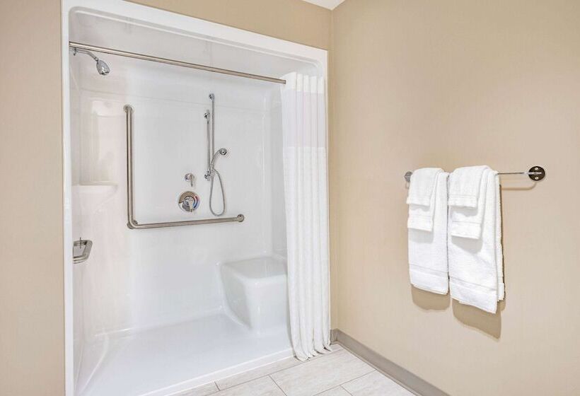 فندق Super 8 By Wyndham Moosonee