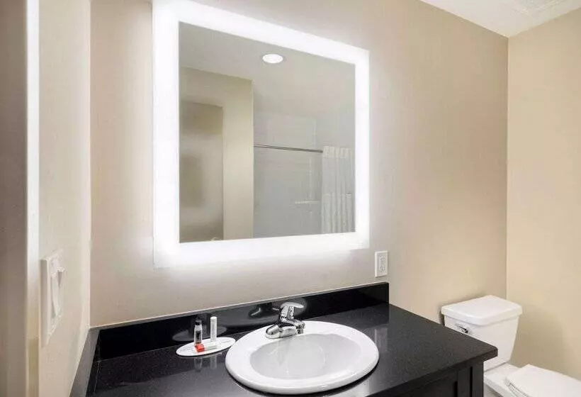 Hotelli Super 8 By Wyndham Moosonee