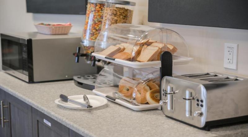 فندق Super 8 By Wyndham Moosonee