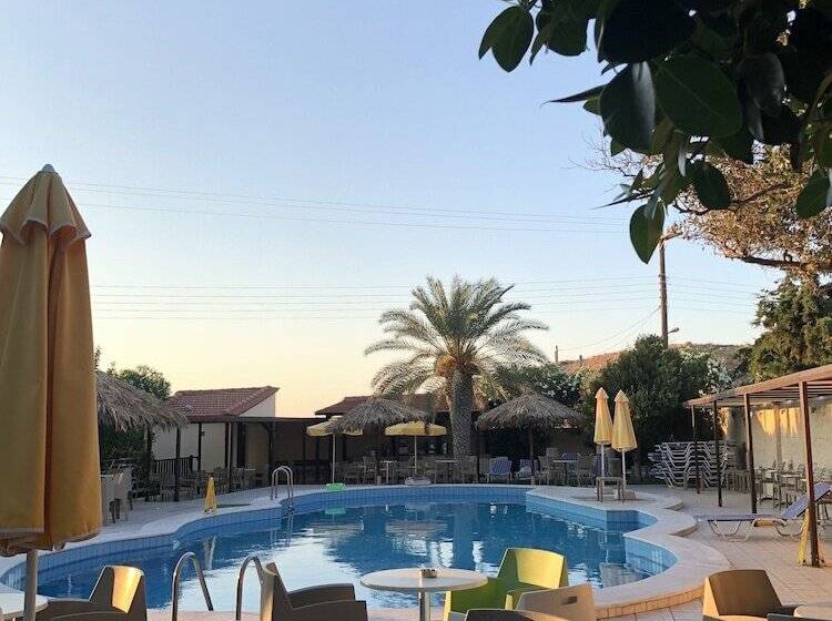 בית מלון כפרי Karteros