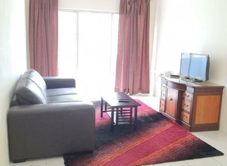 Hotel Oyo 90362 Camlodge Makmur 3