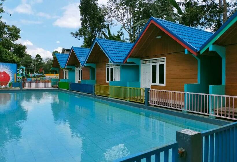 בית מלון כפרי Waterpark & Villa Favour Pagar Alam