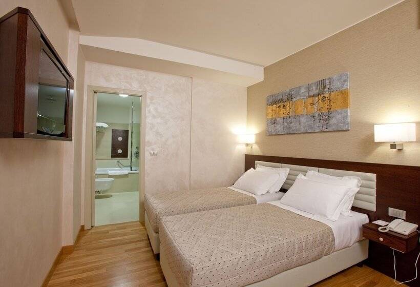 酒店 Breaking Business