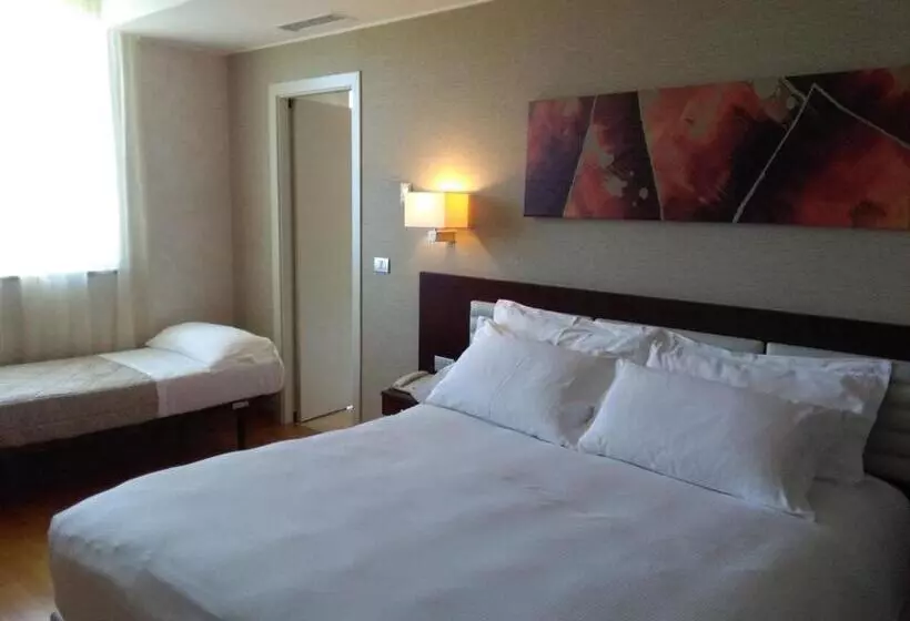 ホテル Breaking Business