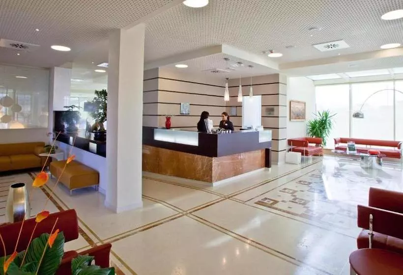 ホテル Breaking Business