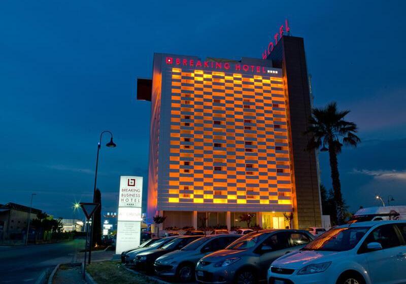 酒店 Breaking Business