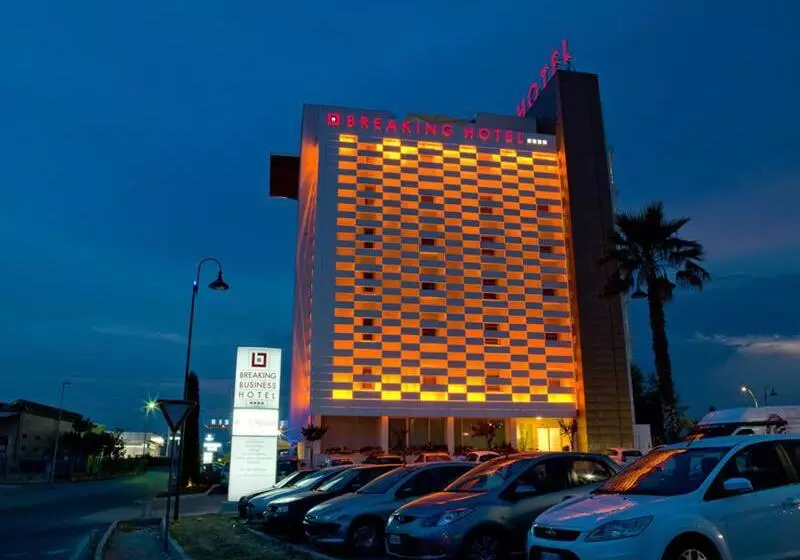 ホテル Breaking Business