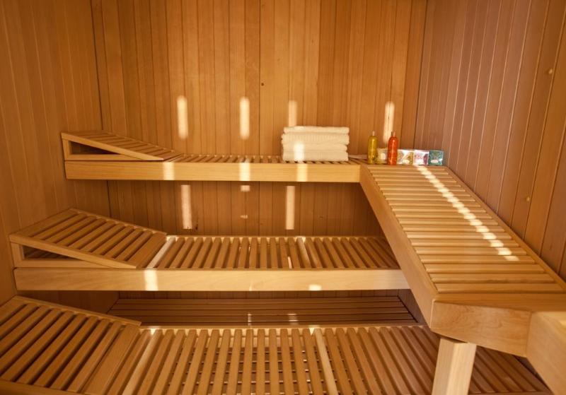 酒店 Breaking Business