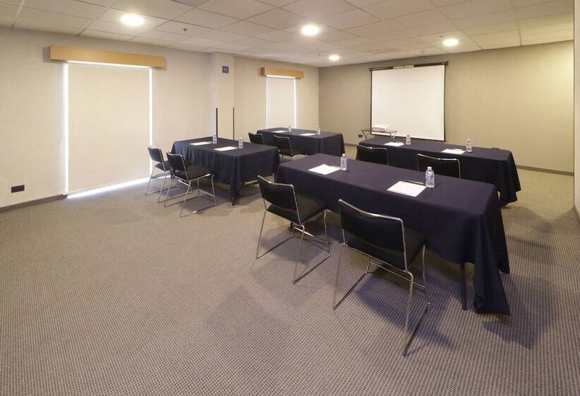 هتل City Express By Marriott Saltillo Sur