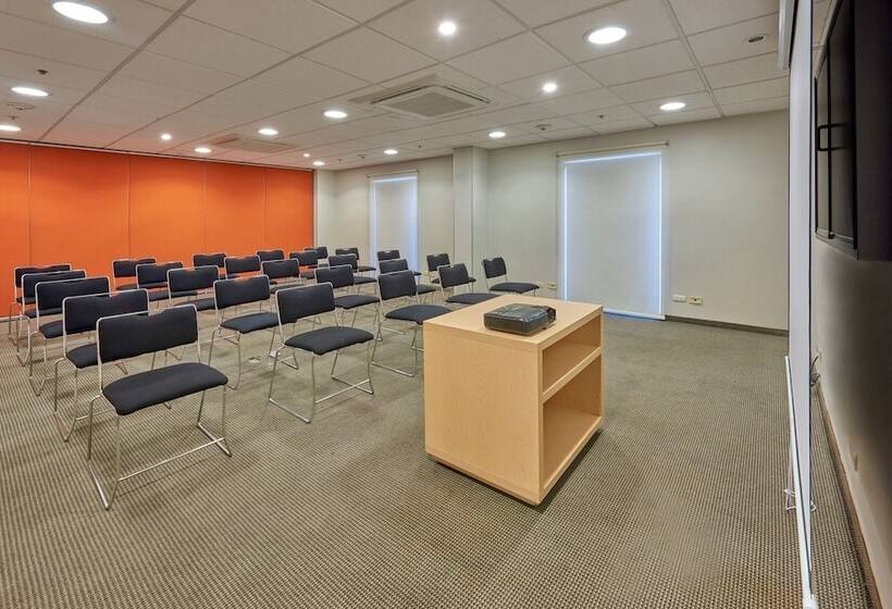 هتل City Express By Marriott Saltillo Sur