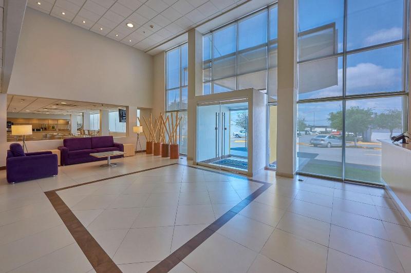 هتل City Express By Marriott Saltillo Sur