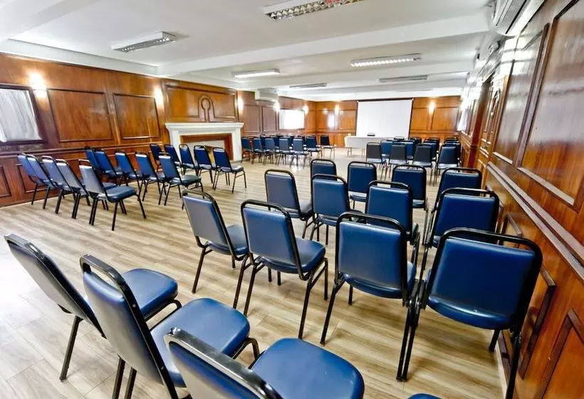 Hotel Dan Inn Curitiba Centro 1,5km Do Estádio Couto Pereira Show