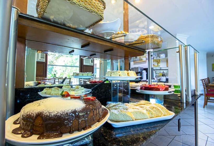 ホテル Dan Inn Curitiba Centro  1,5km Do Estádio Couto Pereira  Show