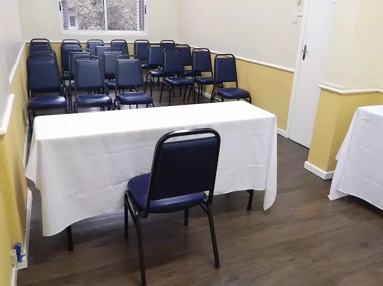 Hotel Dan Inn Curitiba Centro 1,5km Do Estádio Couto Pereira Show