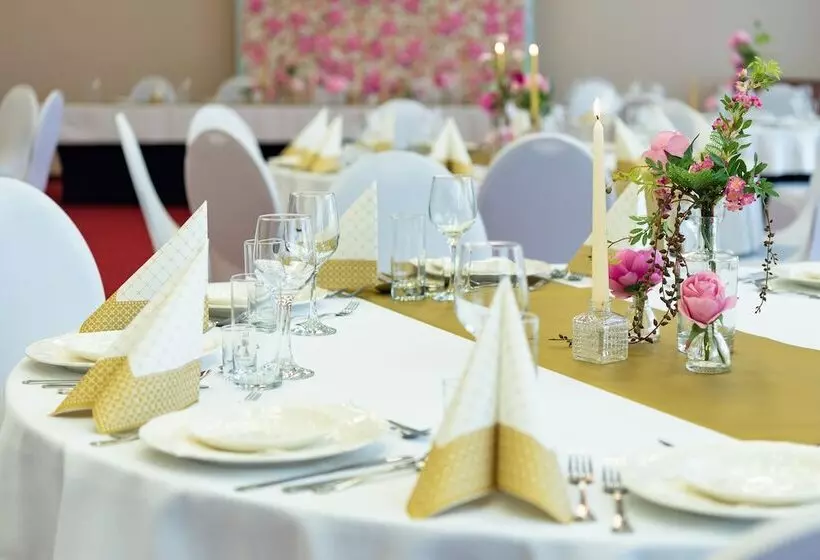 فندق Grand Royal