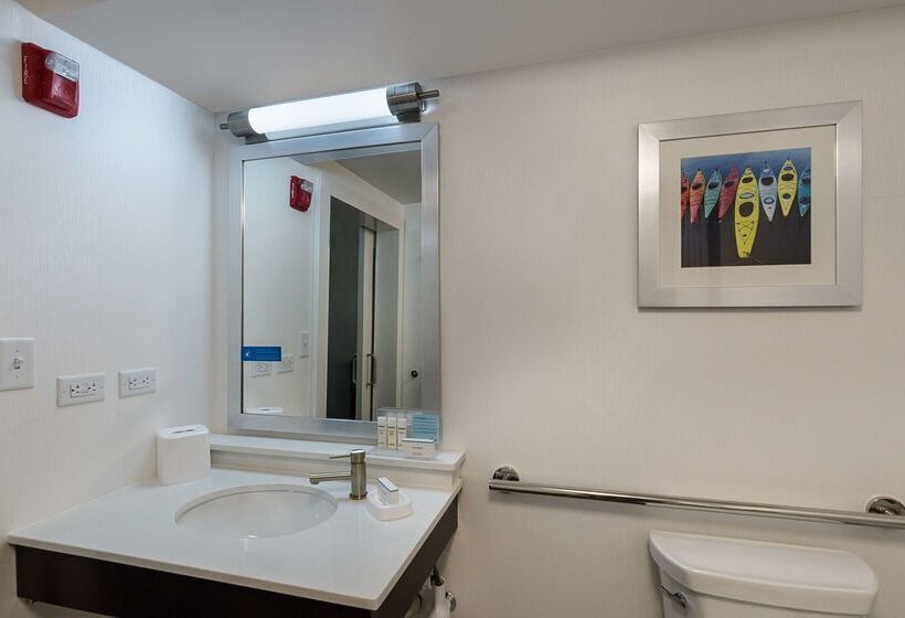 호텔 Hampton Inn Covington