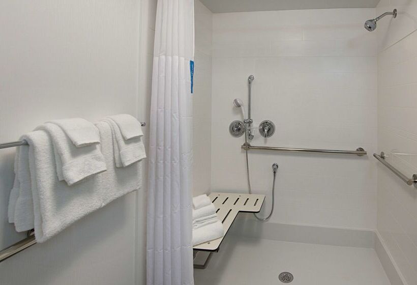 호텔 Hampton Inn Covington