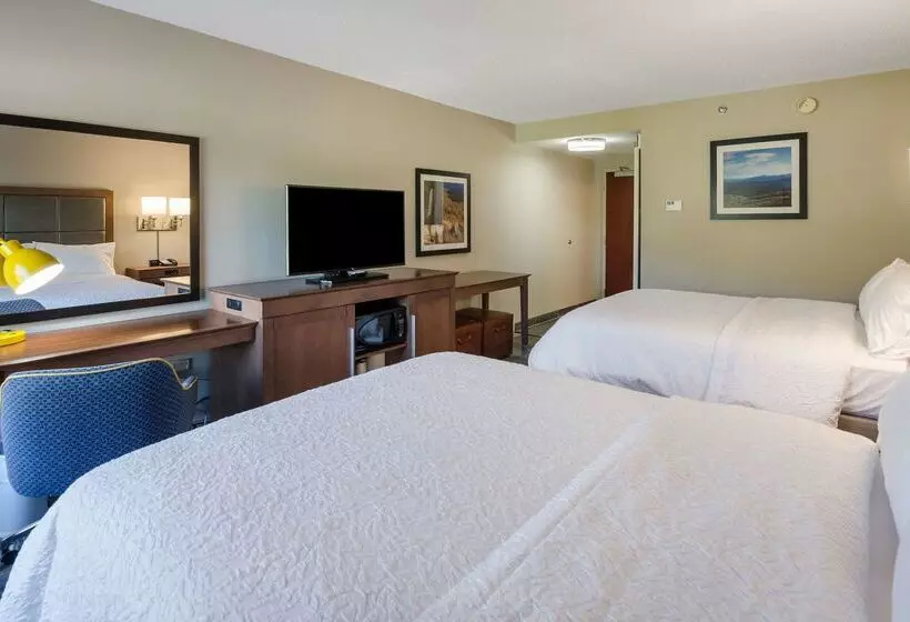فندق Hampton Inn Covington
