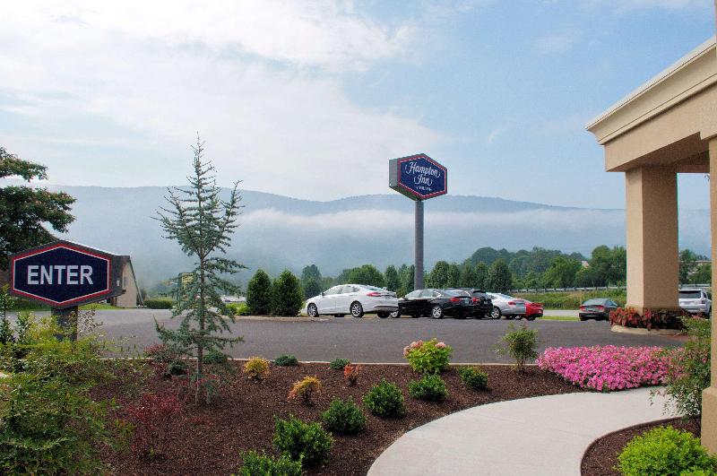 호텔 Hampton Inn Covington