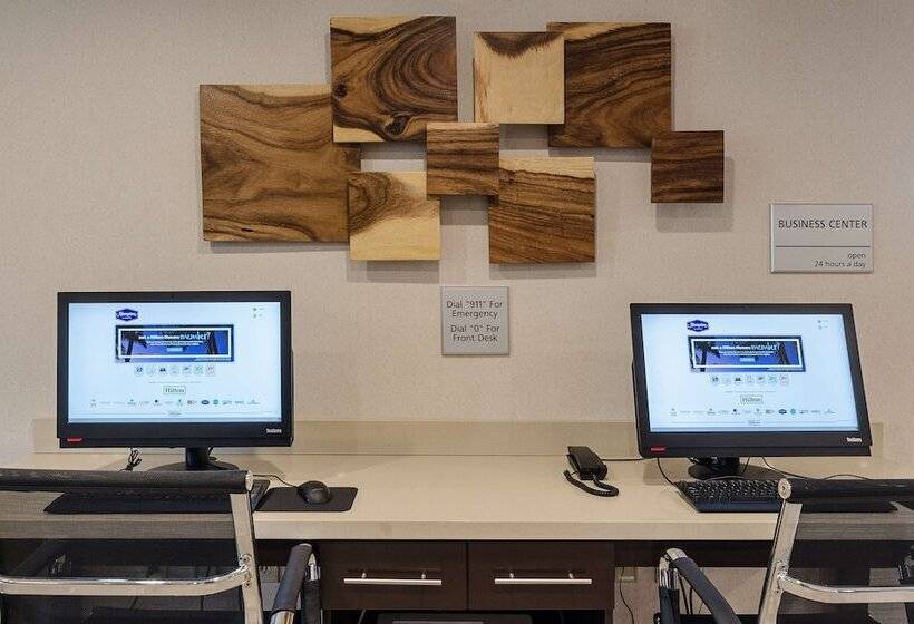 호텔 Hampton Inn Covington