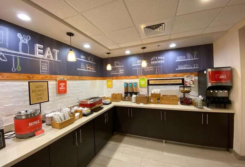 호텔 Hampton Inn Covington