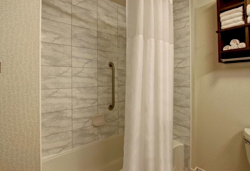 فندق Hampton Inn By Hilton Toronto Airport Corporate Centre