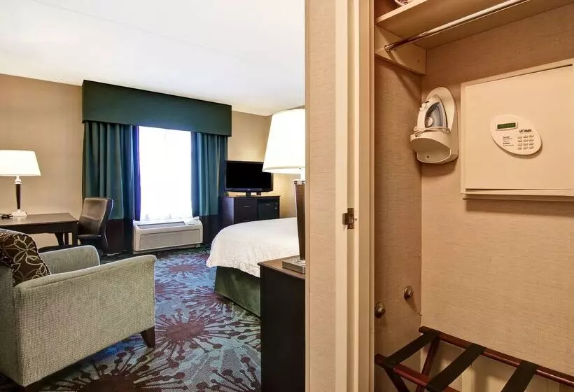 هتل Hampton Inn By Hilton Toronto Airport Corporate Centre