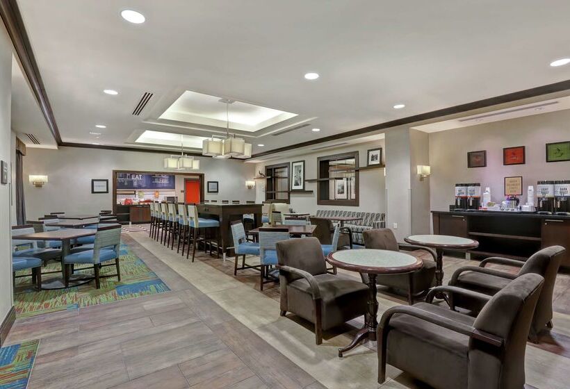 فندق Hampton Inn By Hilton Toronto Airport Corporate Centre