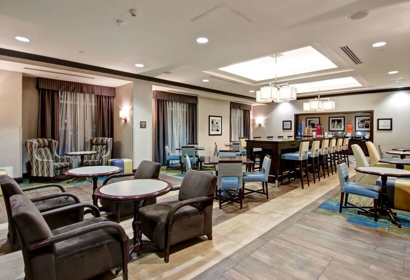 فندق Hampton Inn By Hilton Toronto Airport Corporate Centre