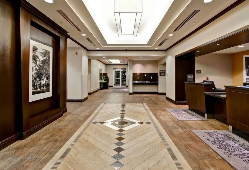 فندق Hampton Inn By Hilton Toronto Airport Corporate Centre