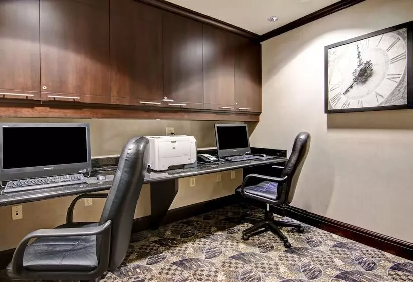 هتل Hampton Inn By Hilton Toronto Airport Corporate Centre