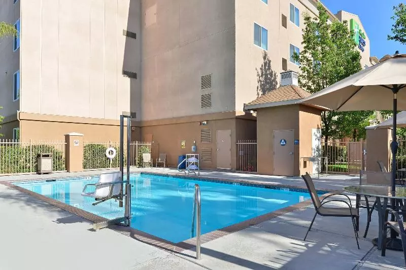 Отель Holiday Inn Express Fresno River Park Highway 41, An Ihg