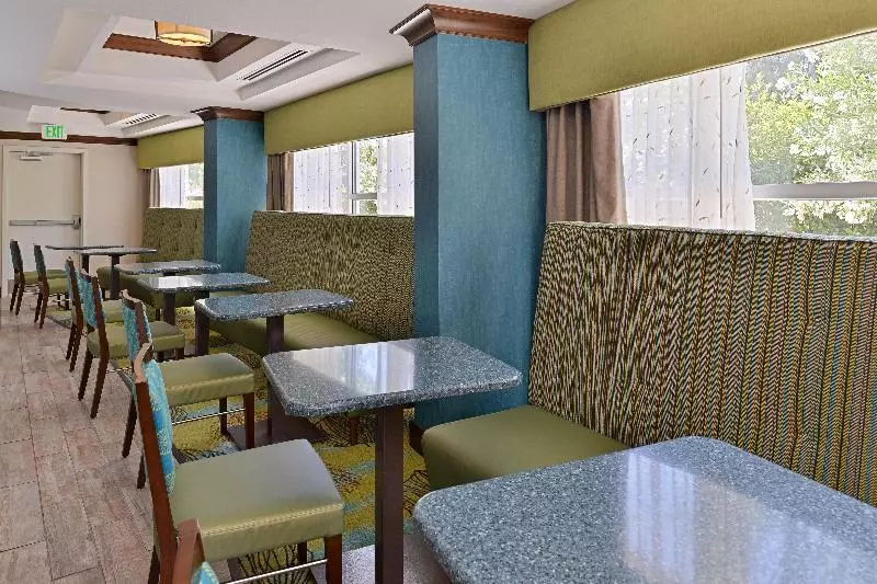 Отель Holiday Inn Express Fresno River Park Highway 41, An Ihg