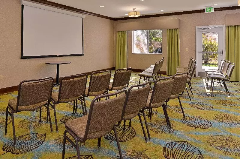 Отель Holiday Inn Express Fresno River Park Highway 41, An Ihg