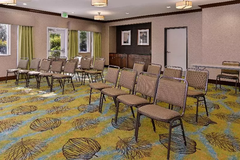 Отель Holiday Inn Express Fresno River Park Highway 41, An Ihg