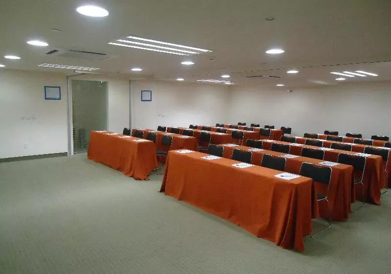ホテル Holiday Inn Express Guadalajara Expo, An Ihg