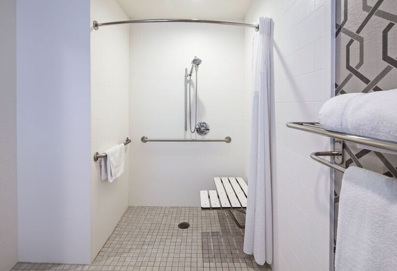 فندق Holiday Inn Express Hollywood Walk Of Fame, An Ihg