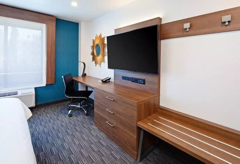 هتل Holiday Inn Express Hollywood Walk Of Fame, An Ihg