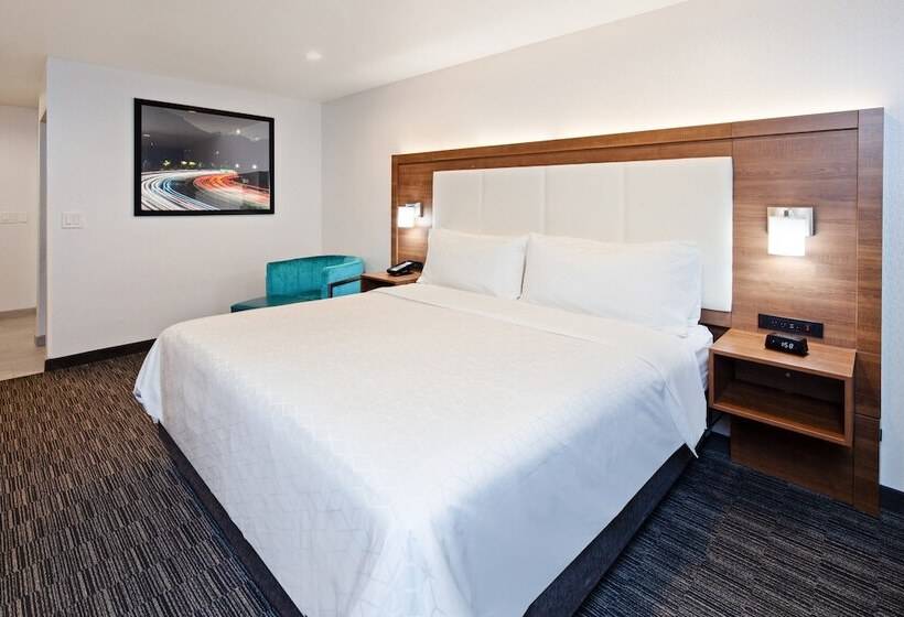 فندق Holiday Inn Express Hollywood Walk Of Fame, An Ihg