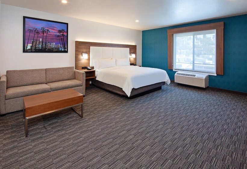 فندق Holiday Inn Express Hollywood Walk Of Fame, An Ihg