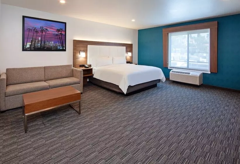 هتل Holiday Inn Express Hollywood Walk Of Fame, An Ihg